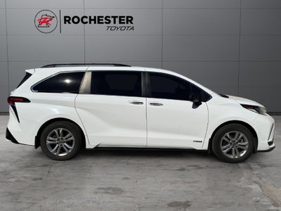2021 Toyota Sienna XSE 7 Passenger