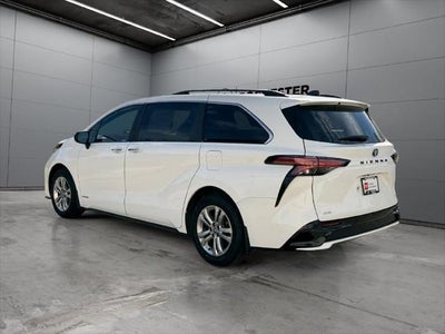 2021 Toyota Sienna XSE 7 Passenger