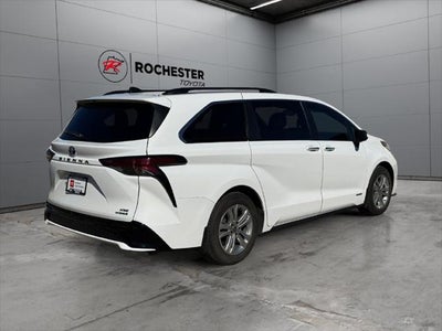 2021 Toyota Sienna XSE 7 Passenger