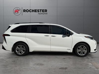 2021 Toyota Sienna XSE 7 Passenger