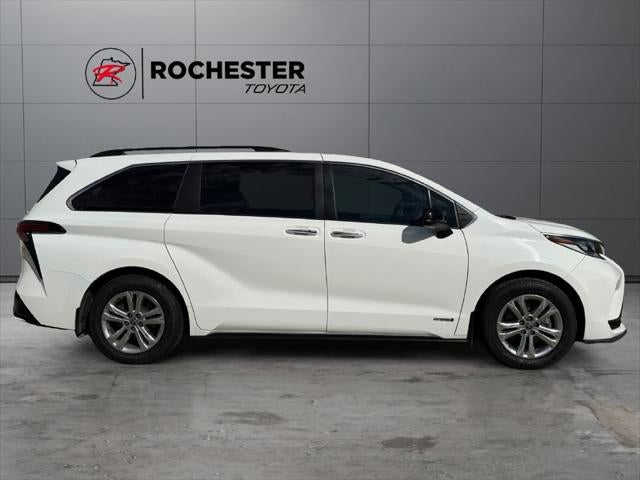 2021 Toyota Sienna XSE 7 Passenger