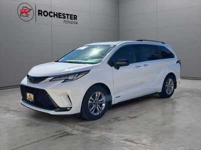 2021 Toyota Sienna XSE 7 Passenger