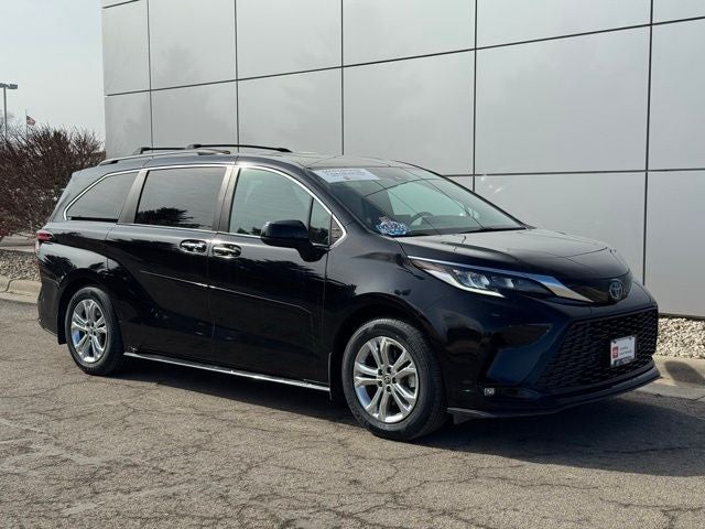 2022 Toyota Sienna XSE 7 Passenger