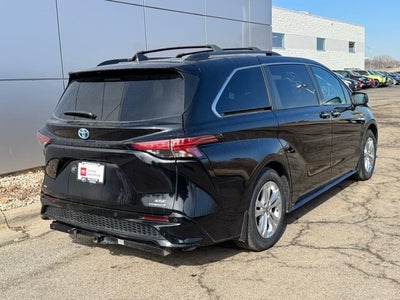 2022 Toyota Sienna XSE 7 Passenger