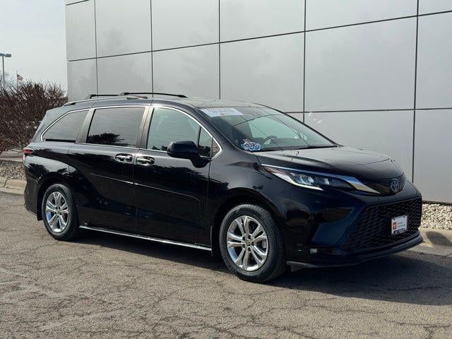 2022 Toyota Sienna XSE 7 Passenger