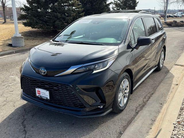 2022 Toyota Sienna XSE 7 Passenger