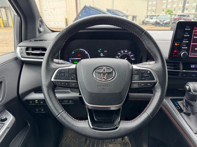 2022 Toyota Sienna XSE 7 Passenger