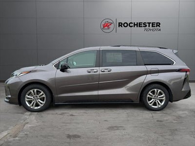 2022 Toyota Sienna XSE 7 Passenger