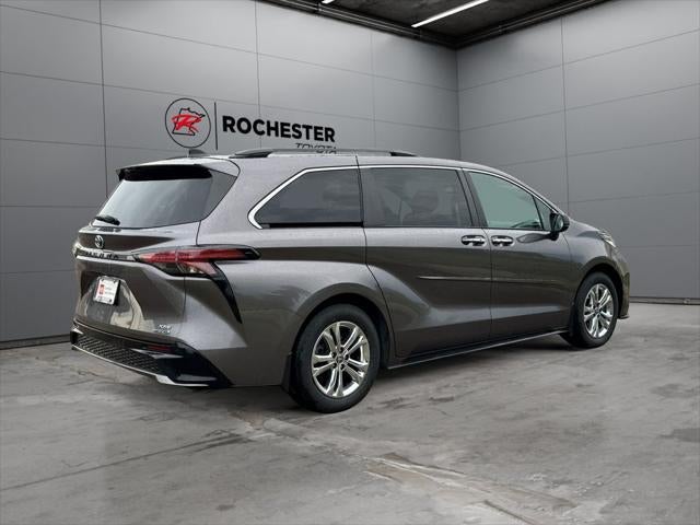 2022 Toyota Sienna XSE 7 Passenger
