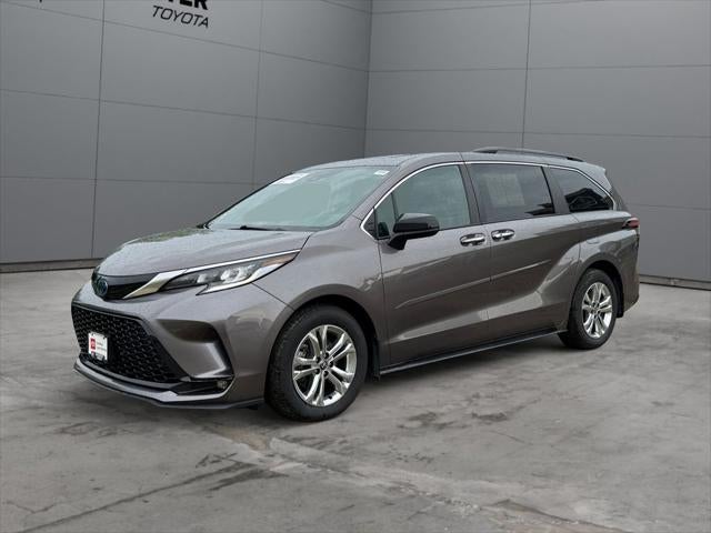 2022 Toyota Sienna XSE 7 Passenger