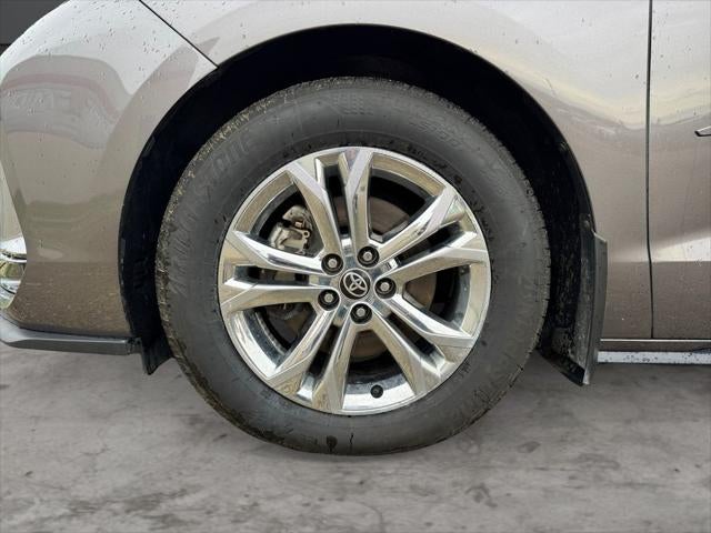 2022 Toyota Sienna XSE 7 Passenger