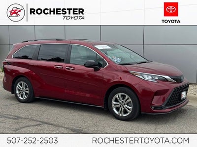 2022 Toyota Sienna XSE 7 Passenger