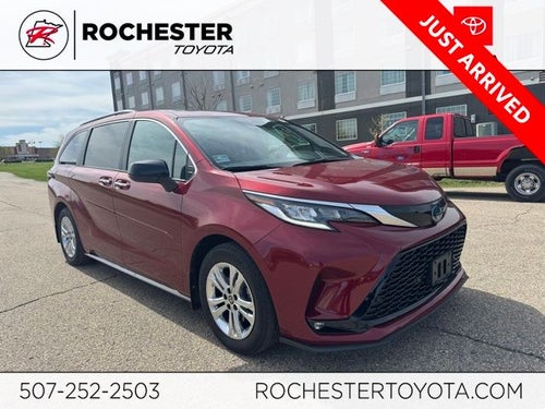 2022 Toyota Sienna XSE 7 Passenger