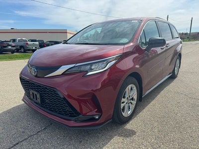 2022 Toyota Sienna XSE 7 Passenger