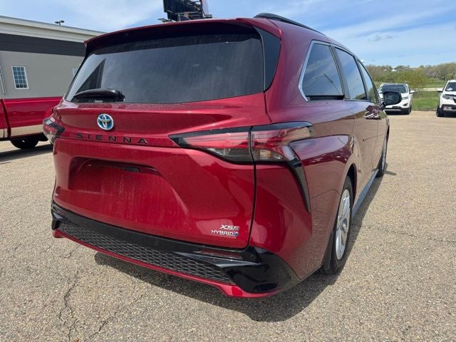 2022 Toyota Sienna XSE 7 Passenger