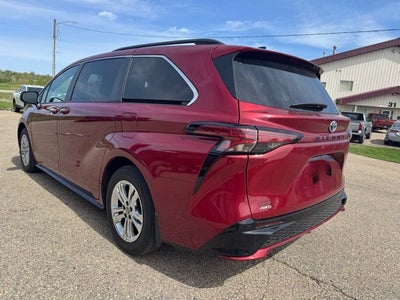 2022 Toyota Sienna XSE 7 Passenger