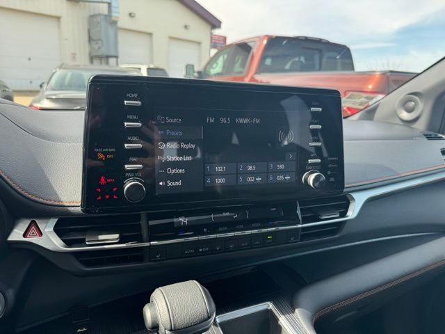 2022 Toyota Sienna XSE 7 Passenger