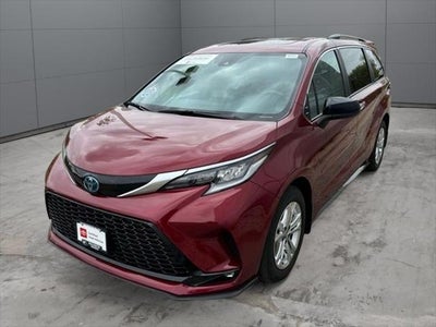 2022 Toyota Sienna XSE 7 Passenger