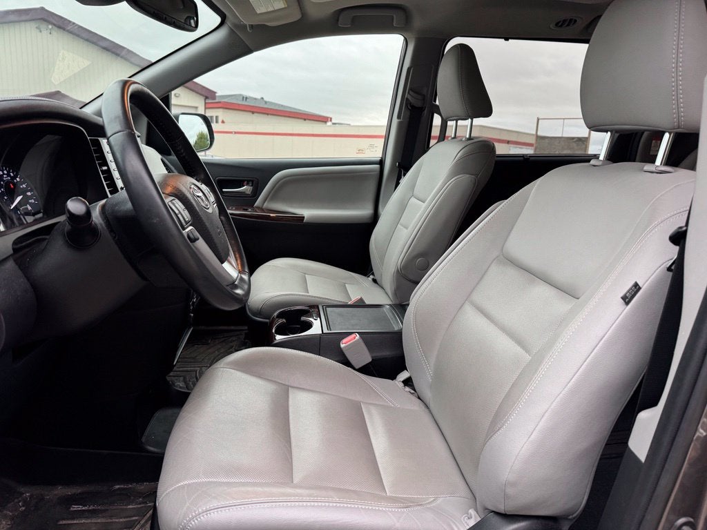 2020 Toyota Sienna Limited Premium 7 Passenger