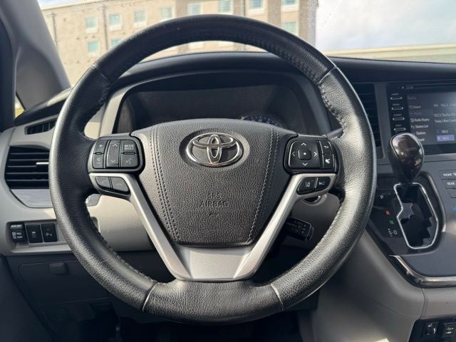 2019 Toyota Sienna XLE 7 Passenger
