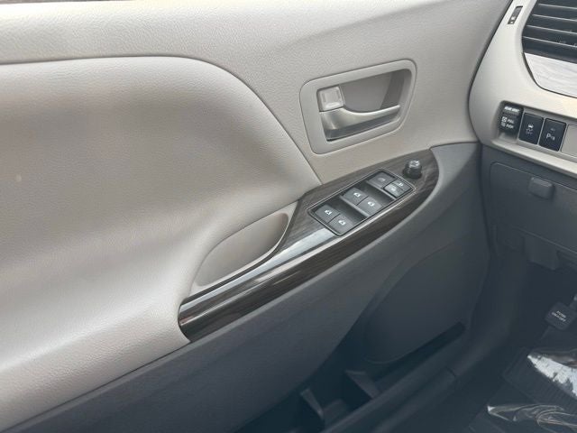 2019 Toyota Sienna XLE 7 Passenger