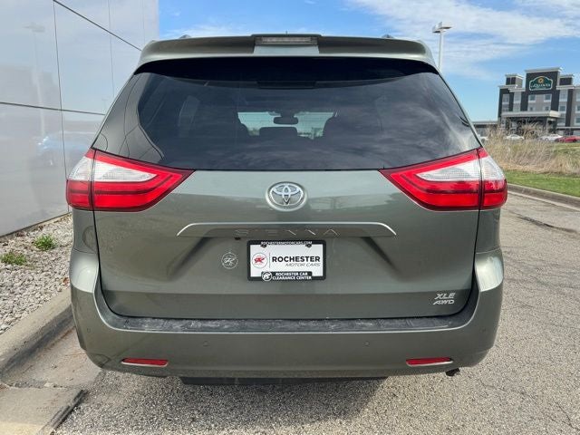 2019 Toyota Sienna XLE 7 Passenger