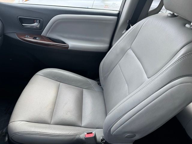 2020 Toyota Sienna Limited 7 Passenger