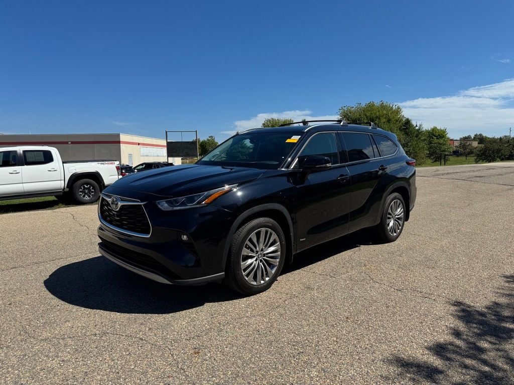 2022 Toyota Highlander Hybrid Platinum AWD