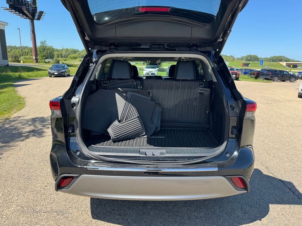 2022 Toyota Highlander Hybrid Platinum AWD