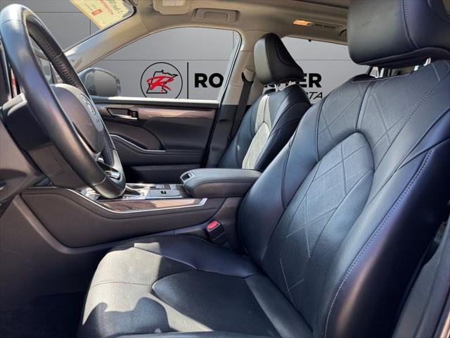 2022 Toyota Highlander Hybrid Platinum AWD