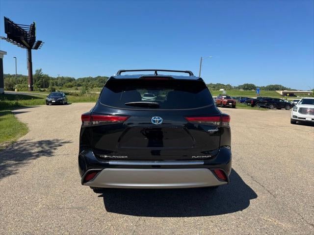 2022 Toyota Highlander Hybrid Platinum AWD