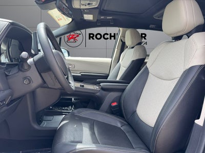 2025 Toyota Sienna Platinum 7 Passenger
