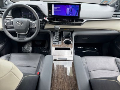 2025 Toyota Sienna Platinum 7 Passenger