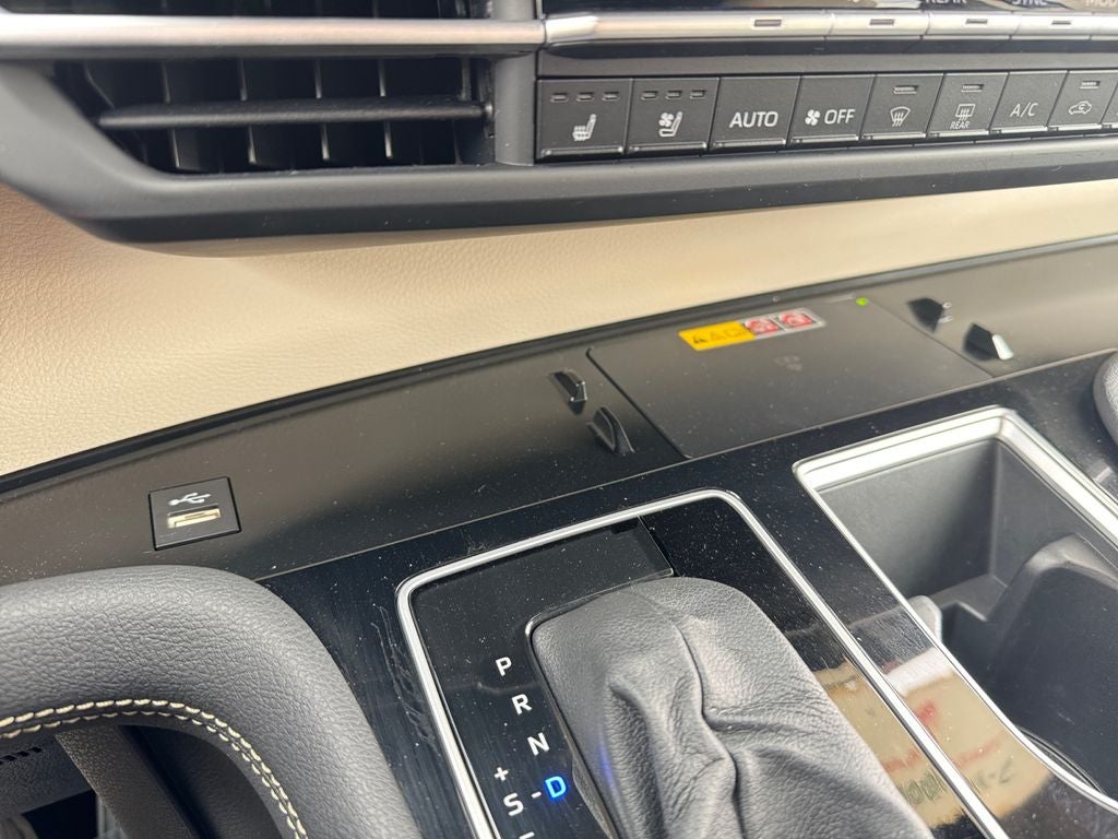 2025 Toyota Sienna Platinum 7 Passenger