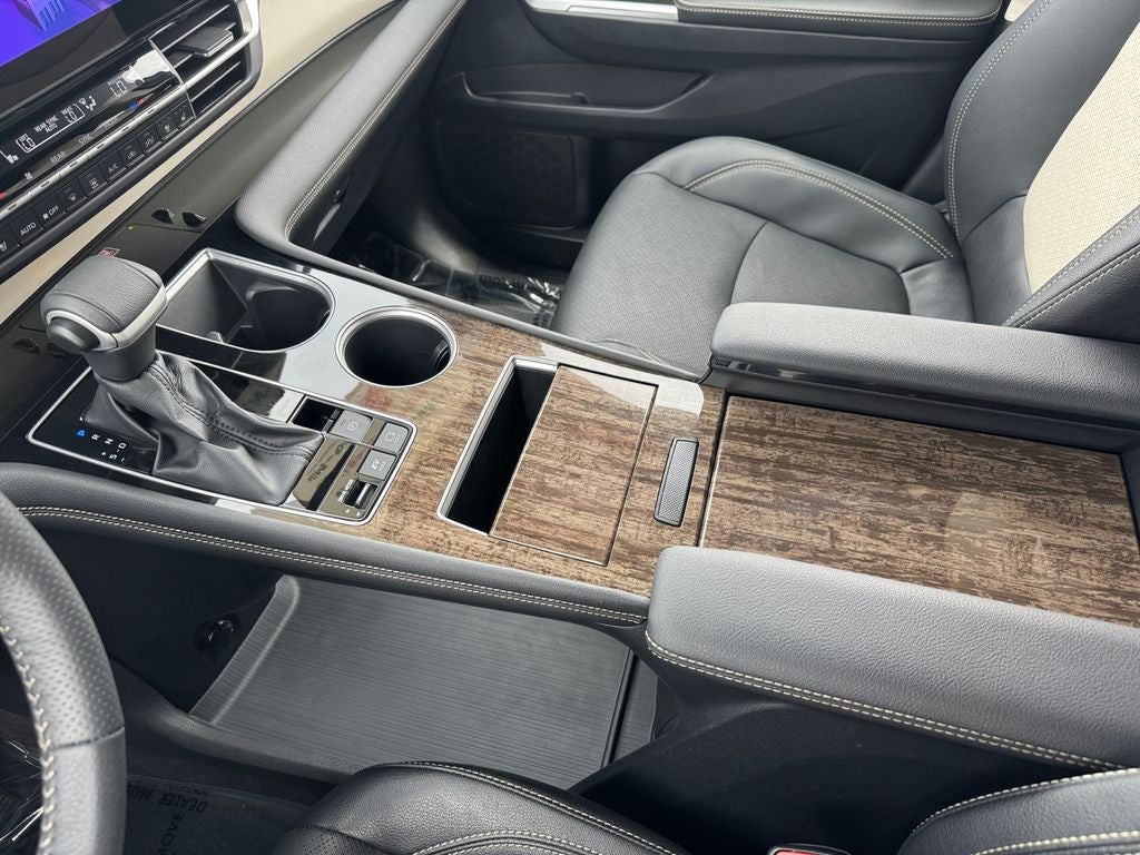 2025 Toyota Sienna Platinum 7 Passenger