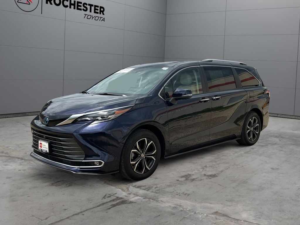 2025 Toyota Sienna Platinum 7 Passenger