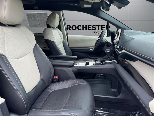 2025 Toyota Sienna Platinum 7 Passenger