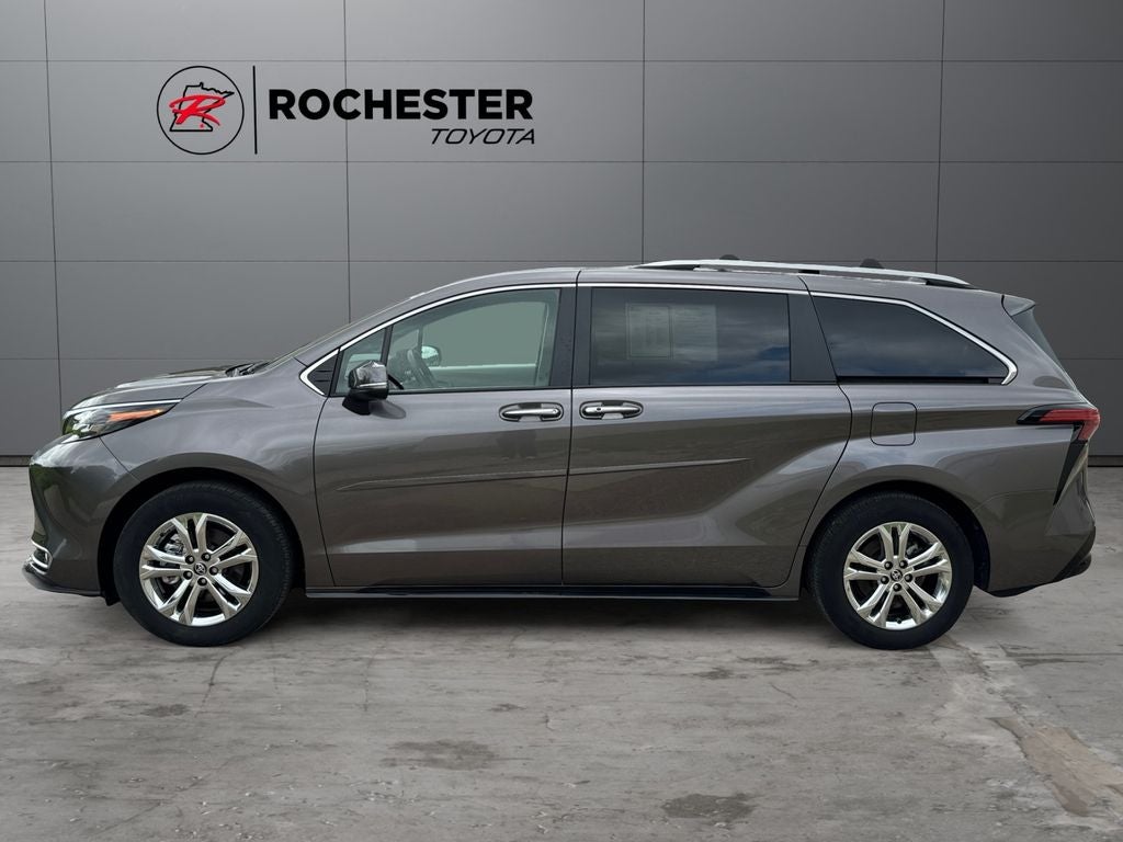2024 Toyota Sienna Platinum 7 Passenger