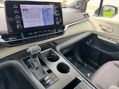 2024 Toyota Sienna Platinum 7 Passenger