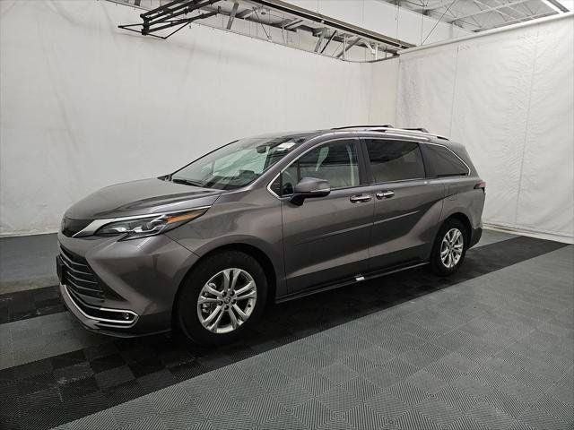 2024 Toyota Sienna Platinum 7 Passenger