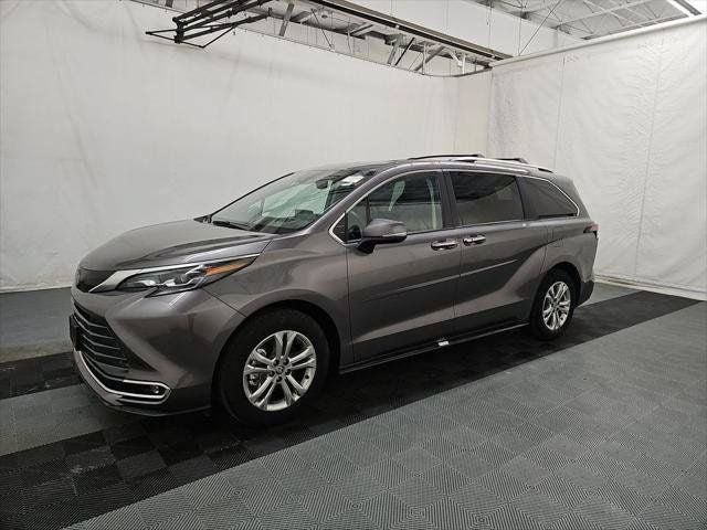 2024 Toyota Sienna Platinum 7 Passenger