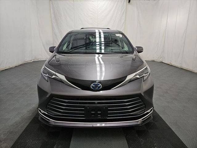 2024 Toyota Sienna Platinum 7 Passenger