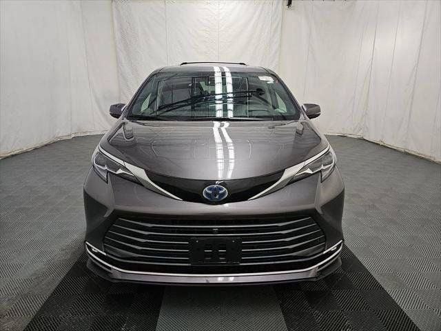 2024 Toyota Sienna Platinum 7 Passenger