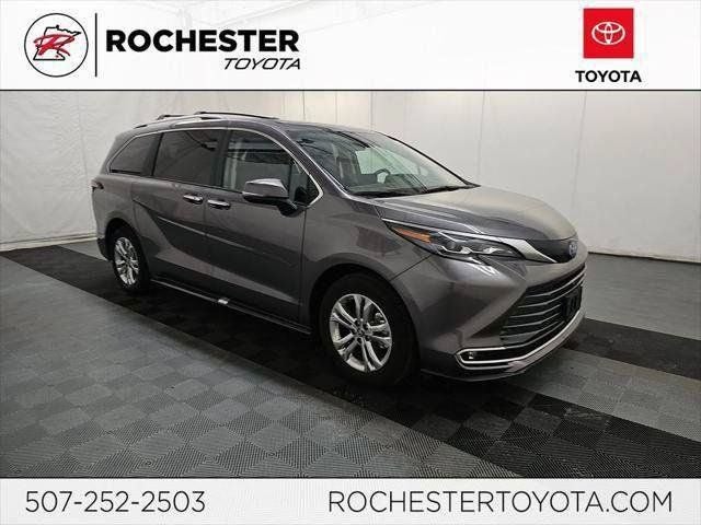 2024 Toyota Sienna Platinum 7 Passenger