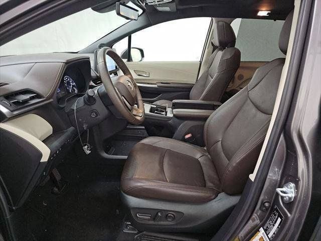 2024 Toyota Sienna Platinum 7 Passenger