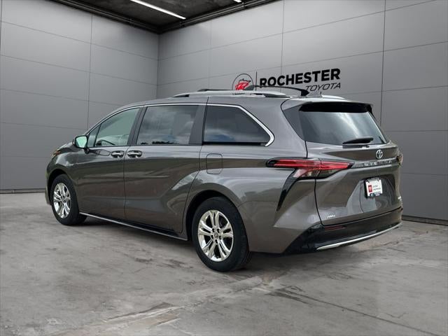 2024 Toyota Sienna Platinum 7 Passenger