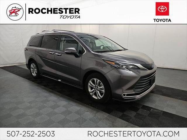 2024 Toyota Sienna Platinum 7 Passenger