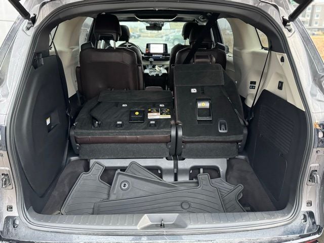 2021 Toyota Sienna Platinum 7 Passenger