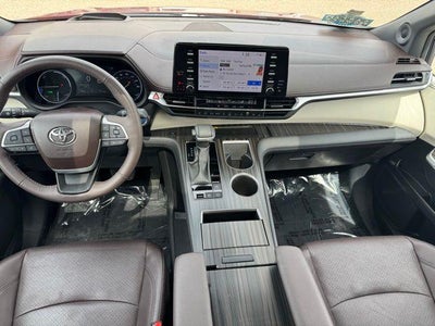 2024 Toyota Sienna Platinum 7 Passenger
