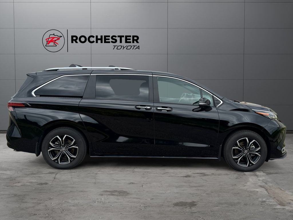 2026 Toyota Sienna Platinum 7 Passenger